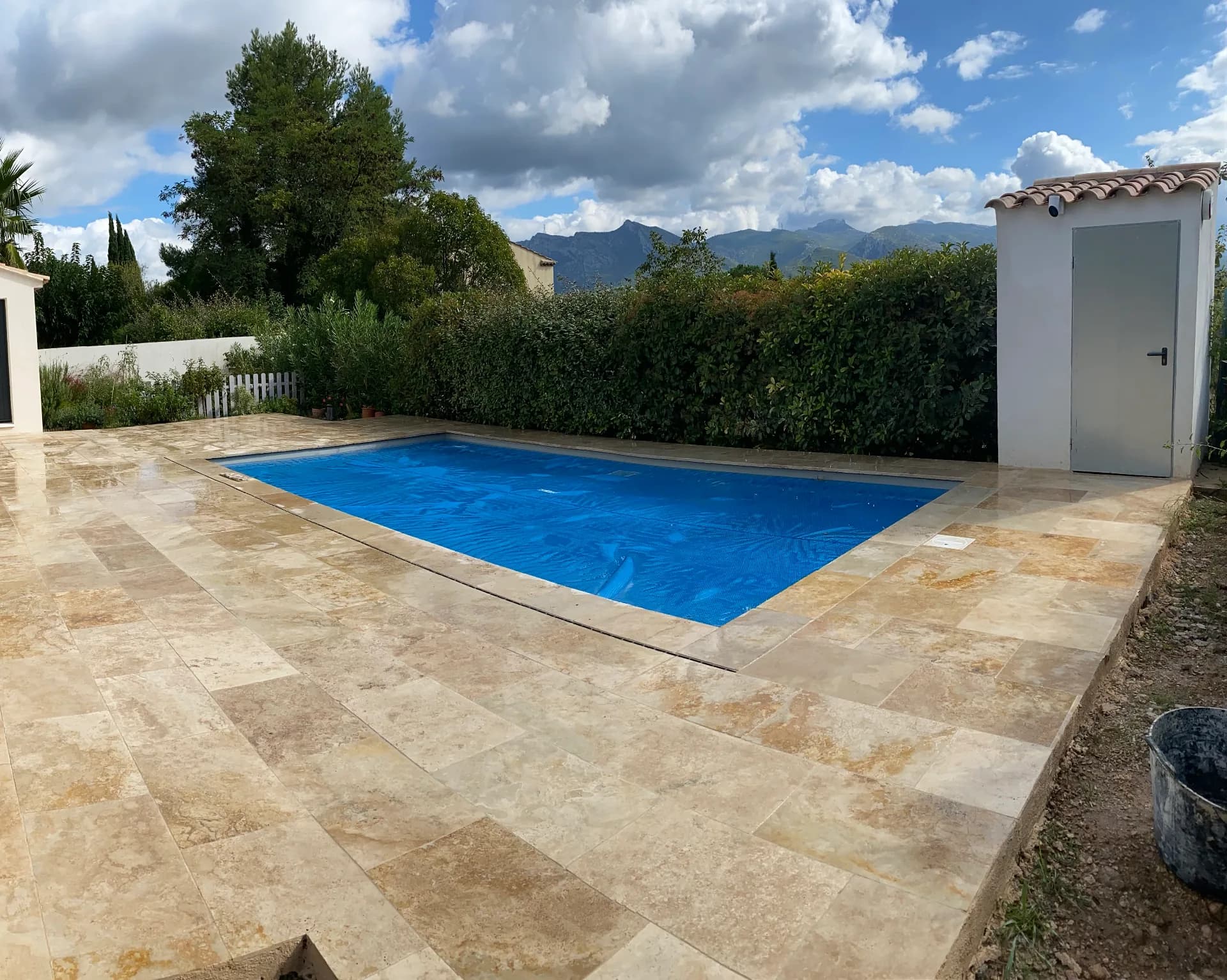 Dallage en travertin beige classic mix
